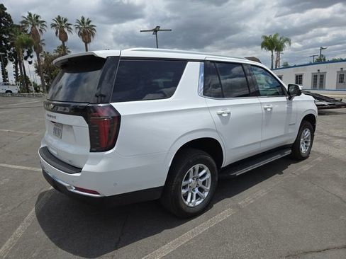 Used 2025 Chevrolet Tahoe LT AWD/4WD image 3