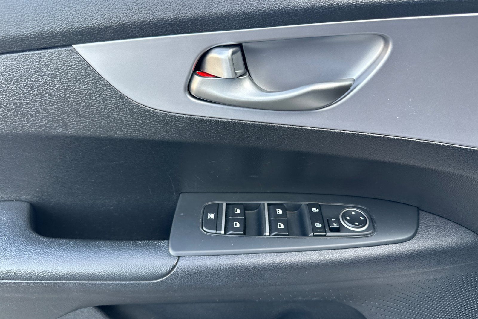 Used 2022 Kia Forte LXS FWD image 12