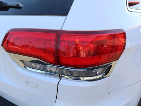 Used 2014 Jeep Grand Cherokee Limited image 10