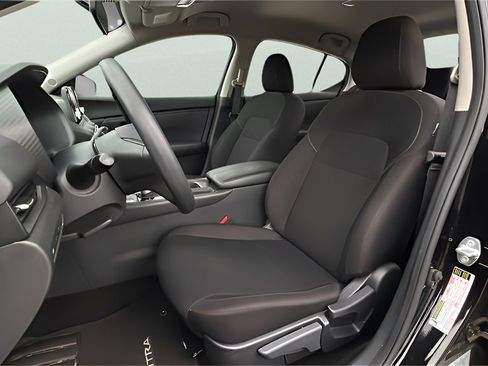 Used 2025 Nissan Sentra S image 18