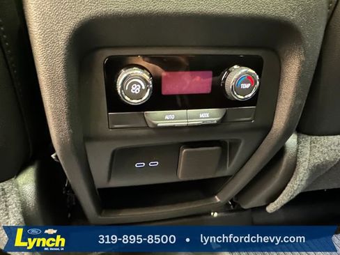 Used 2025 Chevrolet Traverse Z71 w/ Enhanced Driving Package AWD/4WD image 22