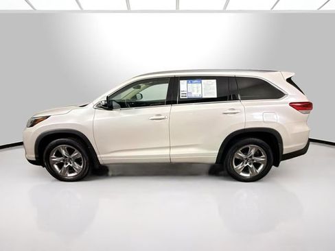 Used 2019 Toyota Highlander Limited image 3