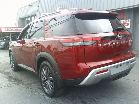 Used 2023 Nissan Pathfinder SL w/ SL Premium Package AWD/4WD image 6