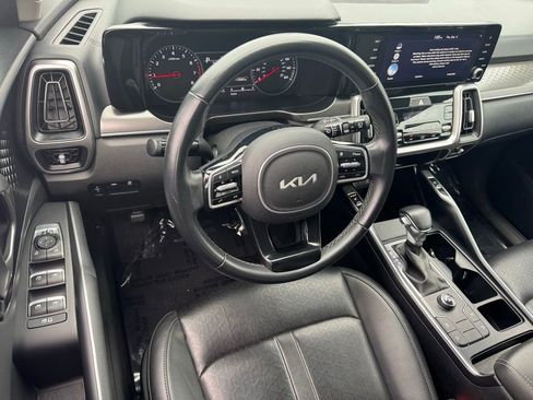 Used 2022 Kia Sorento S image 23