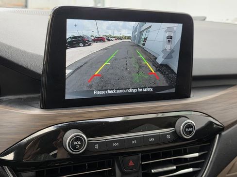 Used 2020 Ford Escape Titanium w/ Titanium Premium Package 2.0 image 16