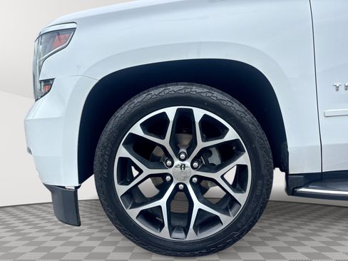 Used 2019 Chevrolet Tahoe Premier AWD/4WD image 18