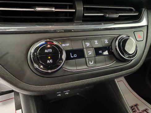 Used 2025 Buick Envista Preferred FWD image 21