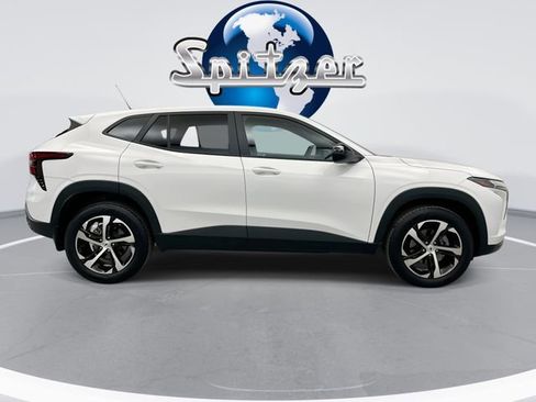 Used 2024 Chevrolet Trax RS w/ Driver Confidence Package image 13