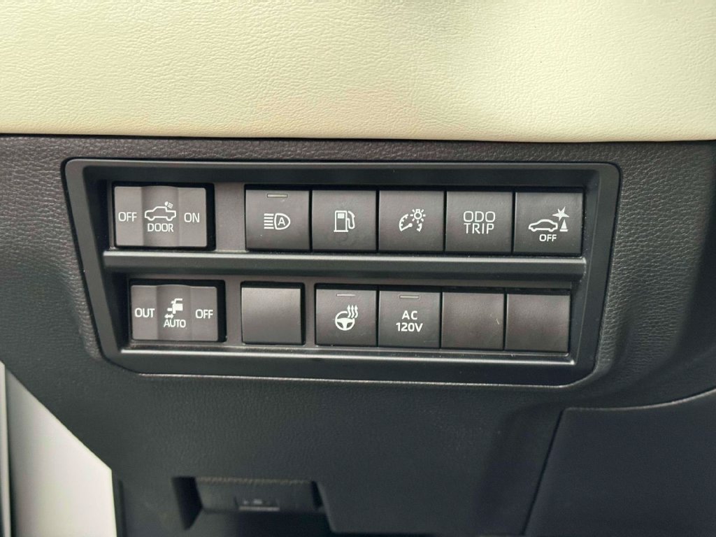 Used 2022 Toyota Tundra Capstone AWD/4WD image 22