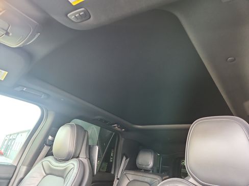 Used 2019 Lincoln Navigator Reserve AWD/4WD image 16