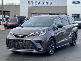 Used 2022 Toyota Sienna XSE w/ XSE Plus Package video 2