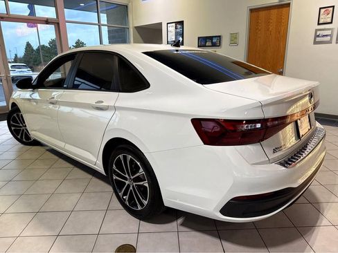 Used 2025 Volkswagen Jetta Sport FWD image 9
