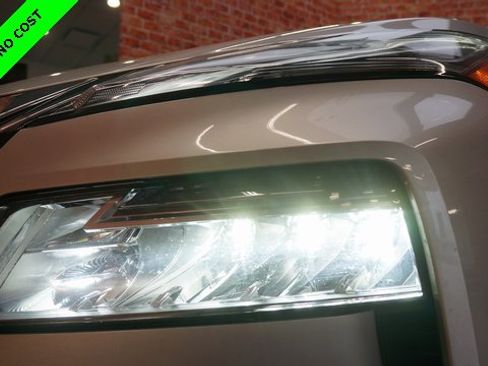 Used 2022 Nissan Rogue SV w/ SV Premium Package image 65