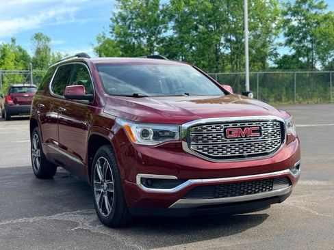 Used 2018 GMC Acadia Denali w/ Technology Package FWD image 4