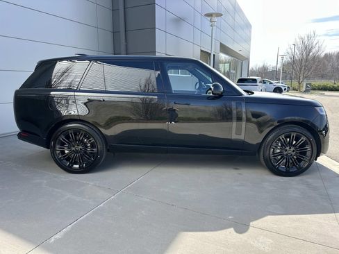 New 2026 Land Rover Range Rover Long Wheelbase SE AWD/4WD image 4