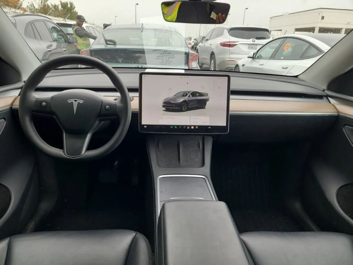 Used 2025 Tesla Model Y Long Range AWD/4WD image 5