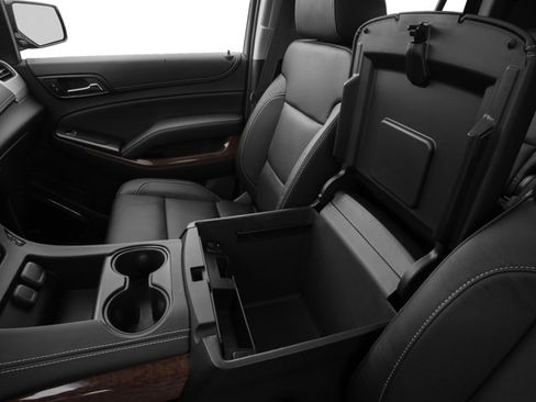 Used 2017 GMC Yukon SLT w/ Premium Edition RWD image 29