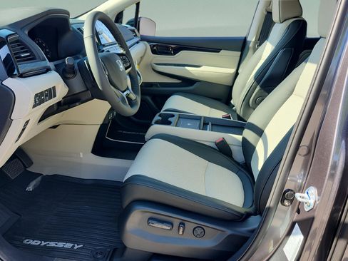 New 2026 Honda Odyssey Elite image 9