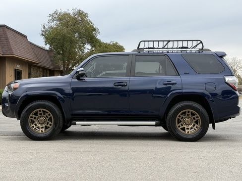 Used 2022 Toyota 4Runner SR5 Premium image 2