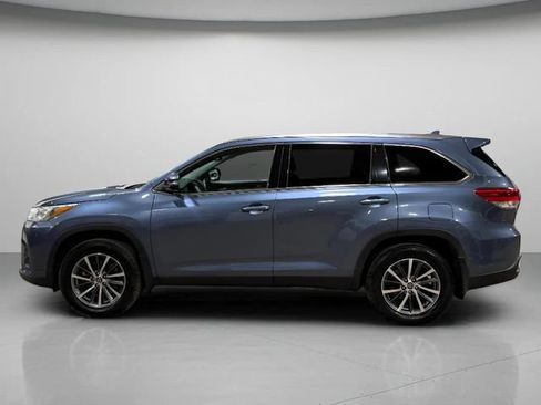 Used 2019 Toyota Highlander XLE AWD/4WD image 7