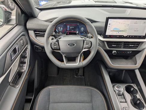 New 2026 Ford Explorer ST-Line w/ ST-Line Street Pack RWD image 17