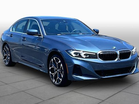 Certified 2025 BMW 330i Sedan RWD image 2