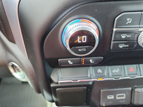 Used 2021 GMC Sierra 1500 Elevation image 18