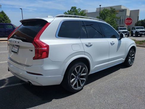 Used 2019 Volvo XC90 T5 Momentum w/ Multimedia Package AWD/4WD image 4