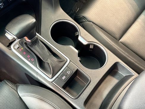 Used 2022 Kia Sportage EX image 16