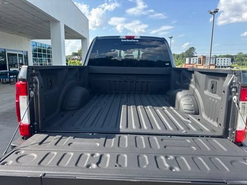 Used 2019 Ford F250 Lariat w/ Lariat Ultimate Package AWD/4WD image 23