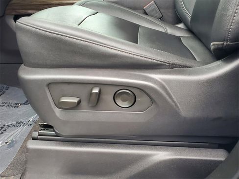 Used 2023 Chevrolet Silverado 1500 LT Trail Boss w/ Convenience Package II image 9