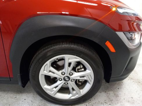 Used 2023 Hyundai Kona SEL AWD/4WD image 3