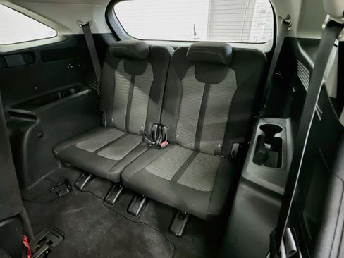 Used 2024 Kia Sorento LX FWD image 29