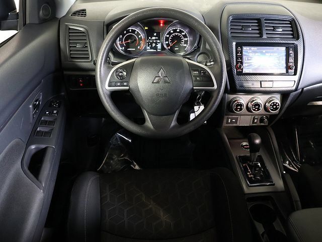 Used 2025 Mitsubishi Outlander Sport ES AWD/4WD image 3