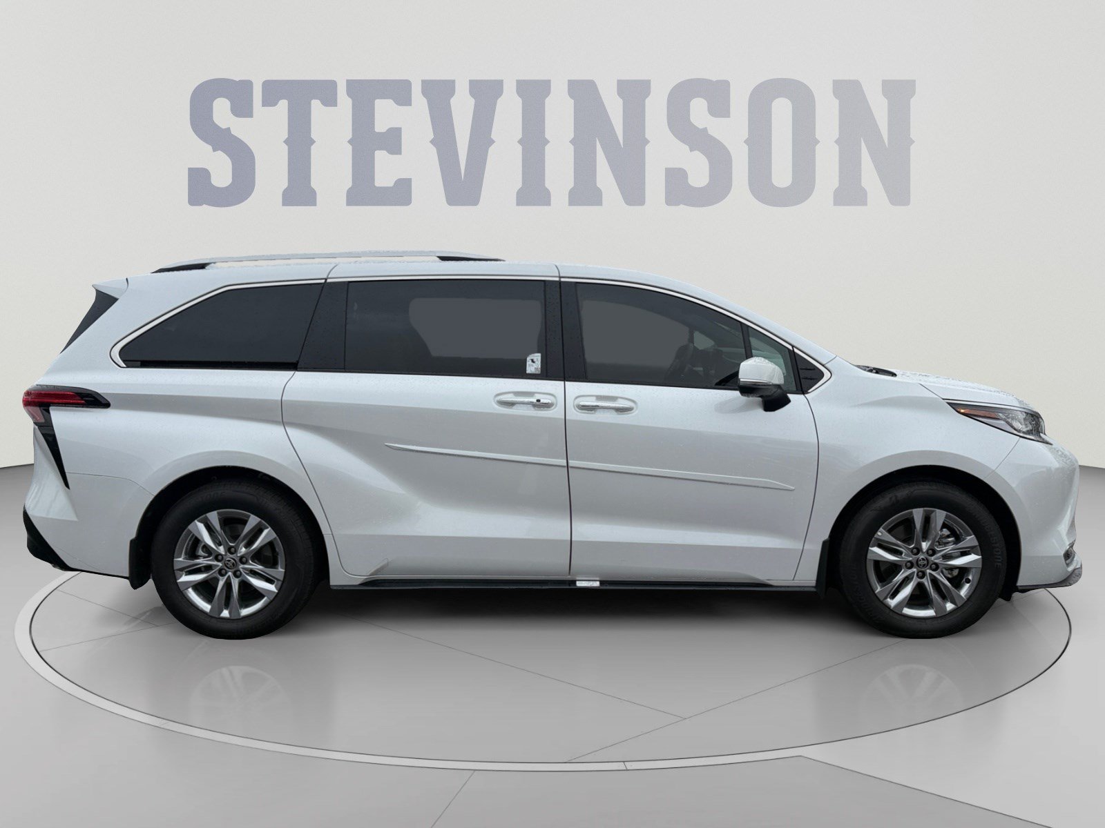 Used 2026 Toyota Sienna Limited AWD/4WD image 6