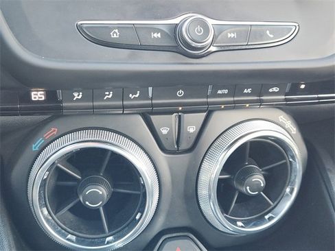 Used 2020 Chevrolet Camaro LT image 26