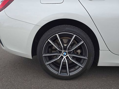 Used 2019 BMW 330i xDrive Sedan w/ Convenience Package AWD/4WD image 9