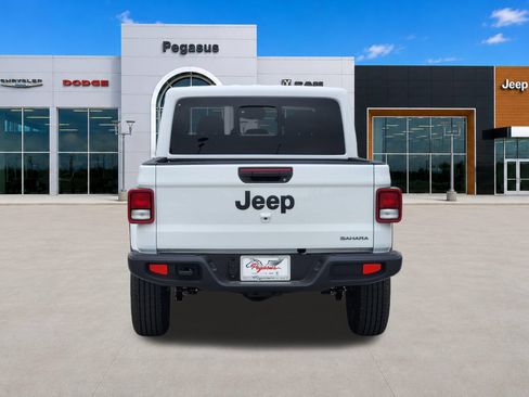 New 2026 Jeep Gladiator Mojave AWD/4WD image 8