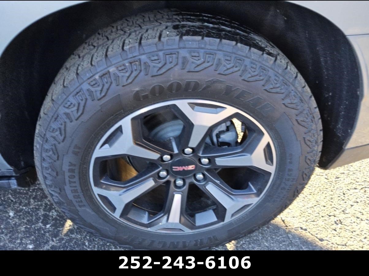 Used 2025 GMC Yukon AT4 Ultimate AWD/4WD image 14