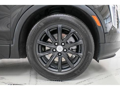 Certified 2023 Cadillac XT4 Luxury w/ Cold Weather Package image 8