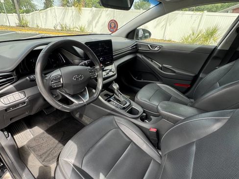 Used 2020 Hyundai Ioniq Limited image 7