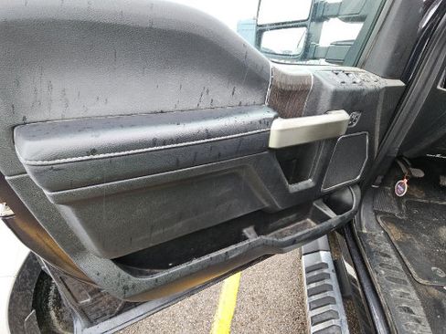 Used 2021 Ford F250 Lariat w/ Lariat Ultimate Package AWD/4WD image 17