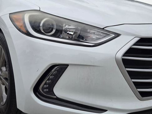 Used 2017 Hyundai Elantra SE w/ SE A/T Tech Package 03 FWD image 2