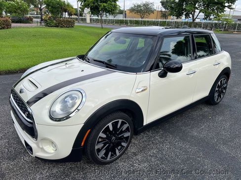 Used 2015 MINI Cooper S image 1
