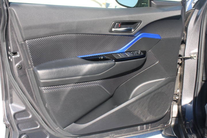 Used 2021 Toyota C-HR XLE FWD image 9