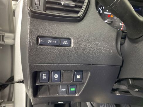 Used 2020 Nissan Rogue S image 12