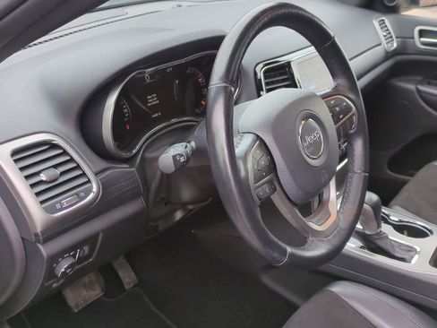 Used 2020 Jeep Grand Cherokee Altitude image 10