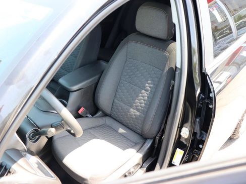 Used 2021 Chevrolet Equinox LT FWD image 11