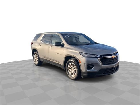 Certified 2023 Chevrolet Traverse LS image 2