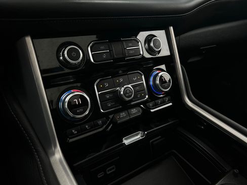 Used 2023 GMC Yukon XL Denali image 14